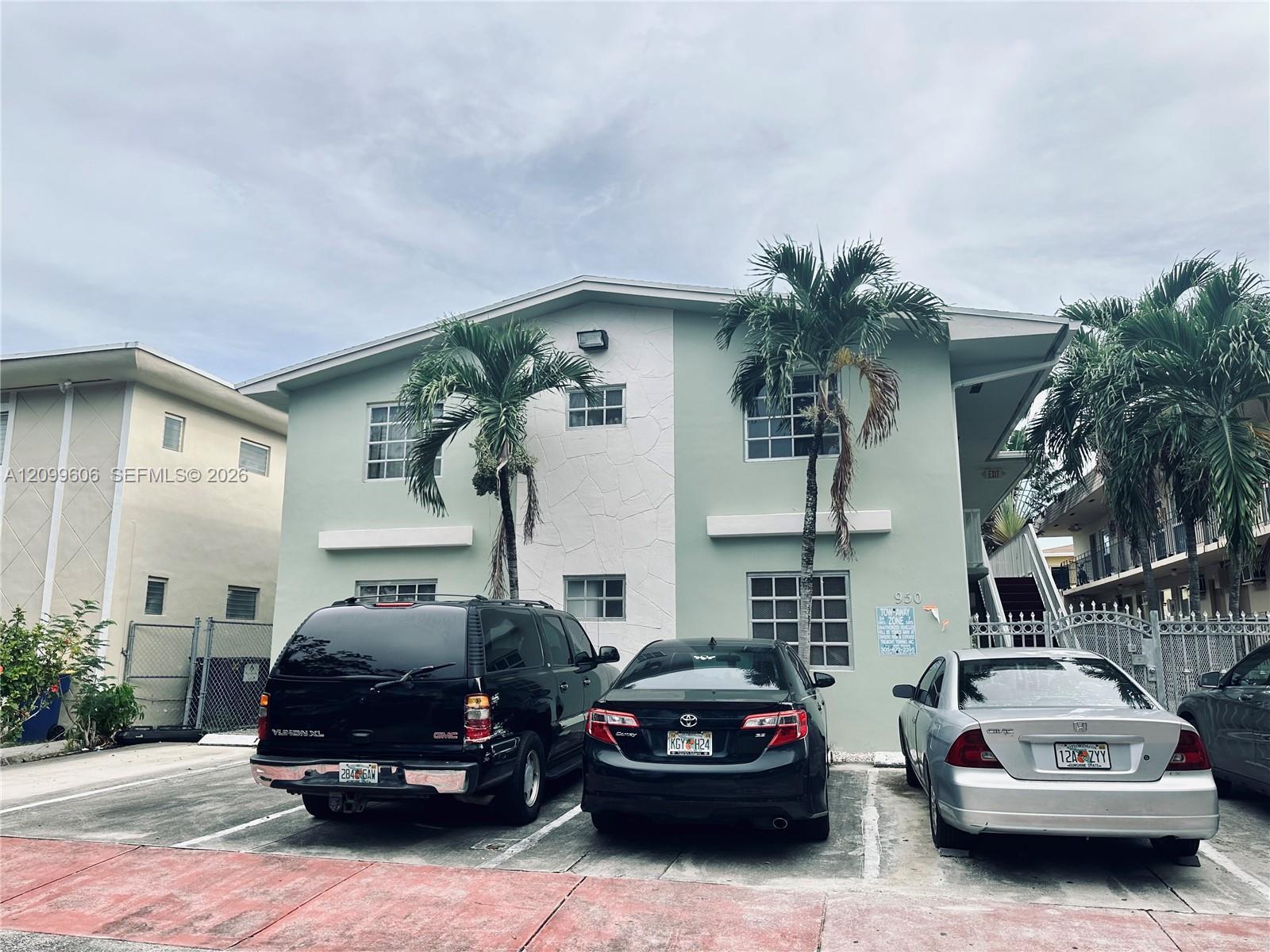 950 Biarritz Dr # 4, Miami Beach FL 33141