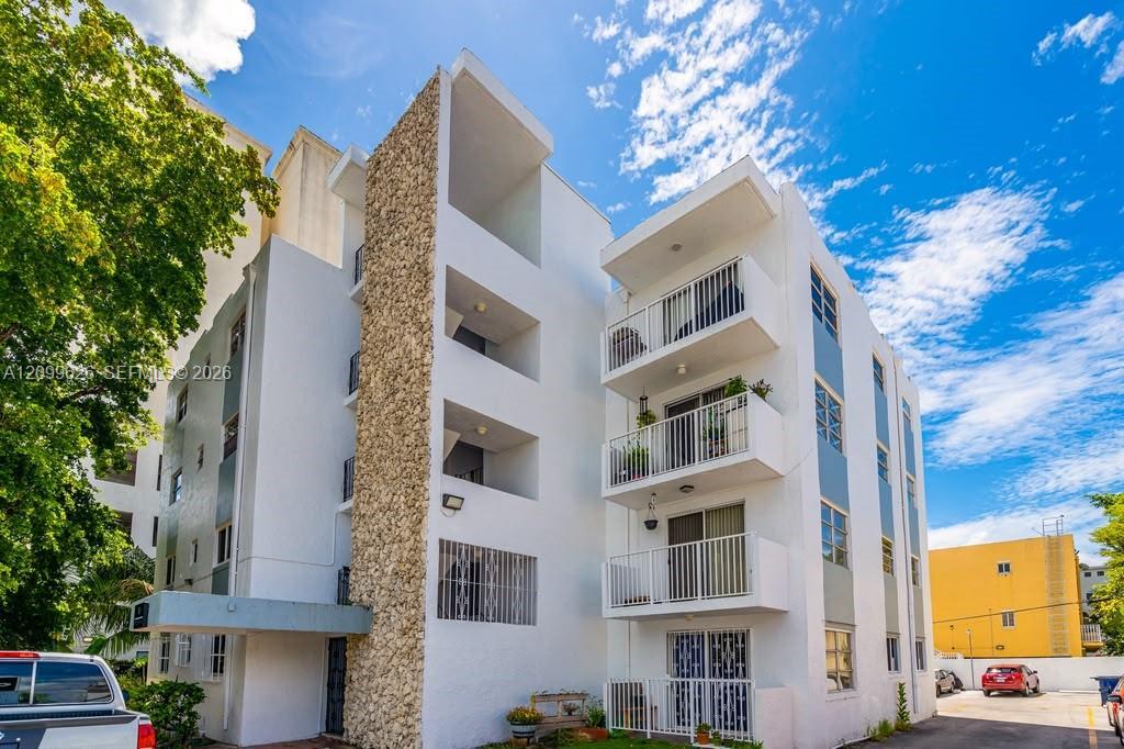 836 SW 1st St # 403, Miami FL 33130 photo 2