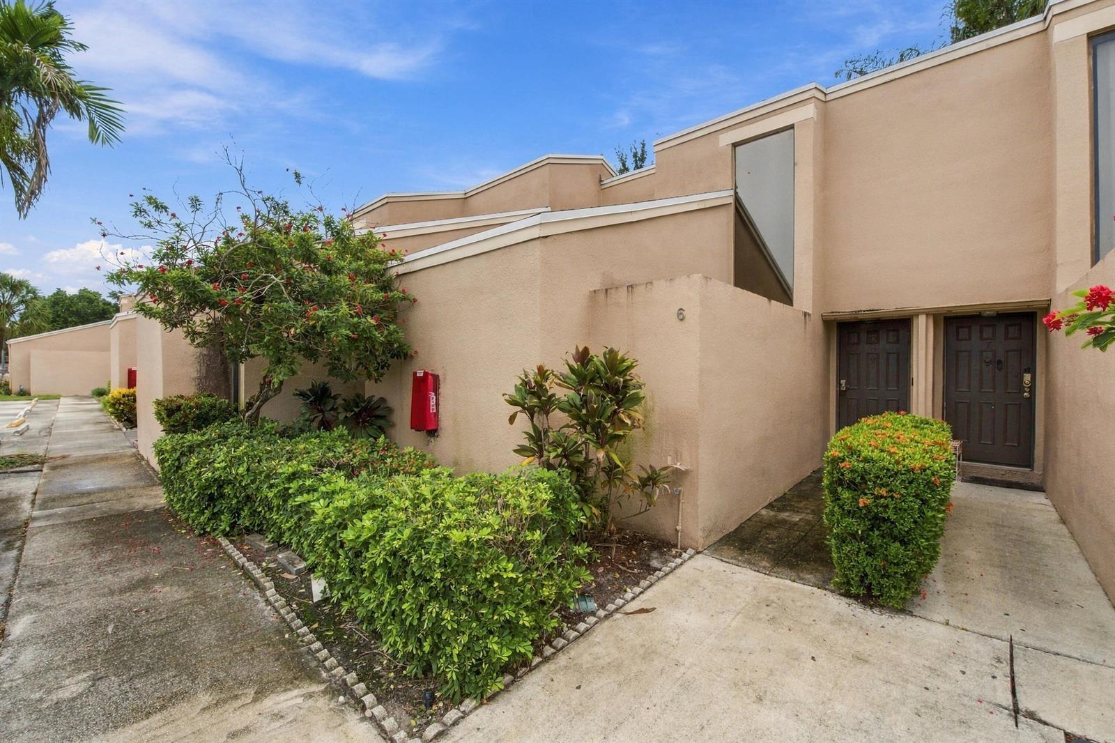 1149 NW 13th Street Apt 6, Boca Raton FL 33486 photo 4