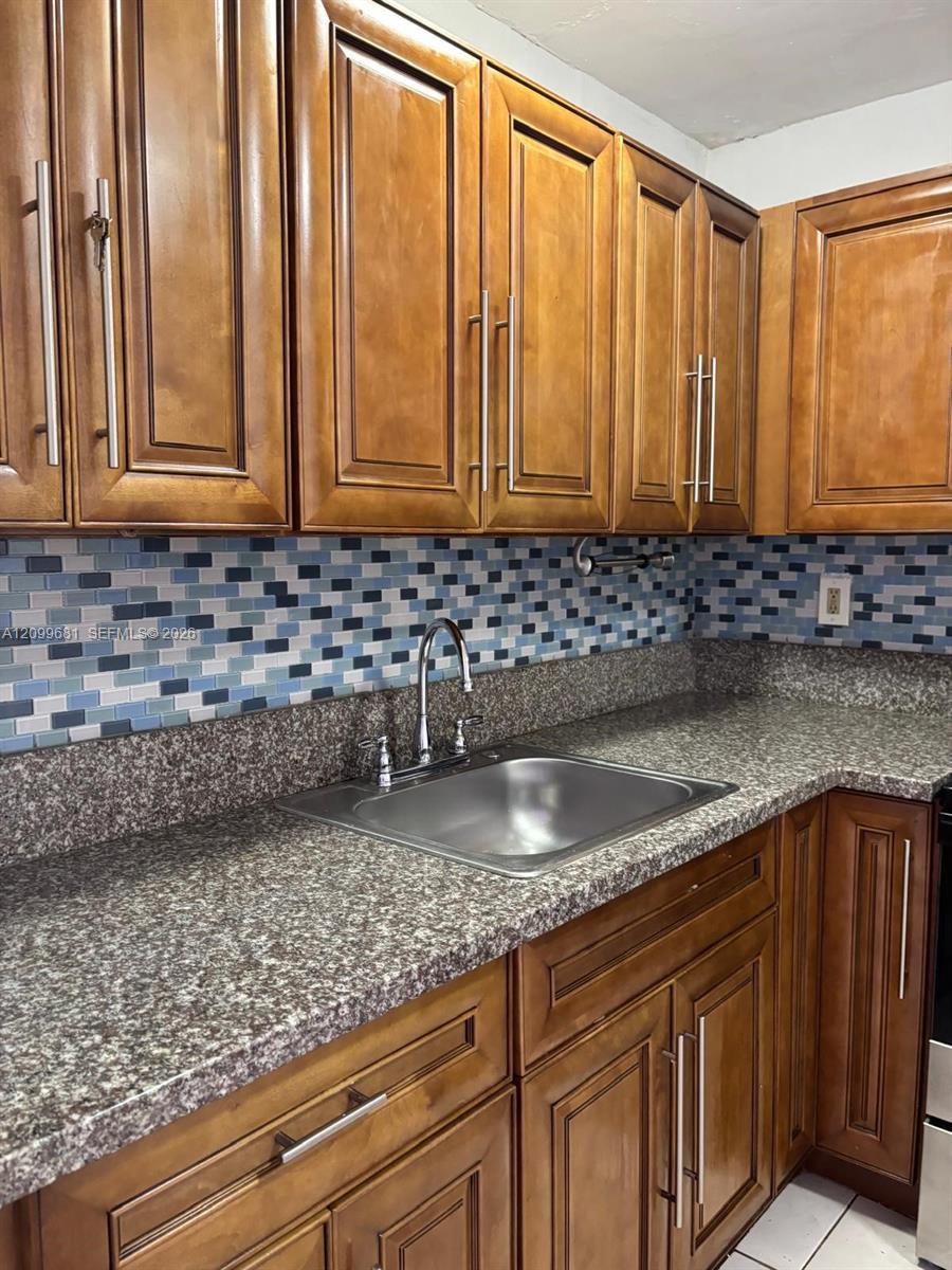 482 NW 165th St Rd # 502, Miami FL 33169