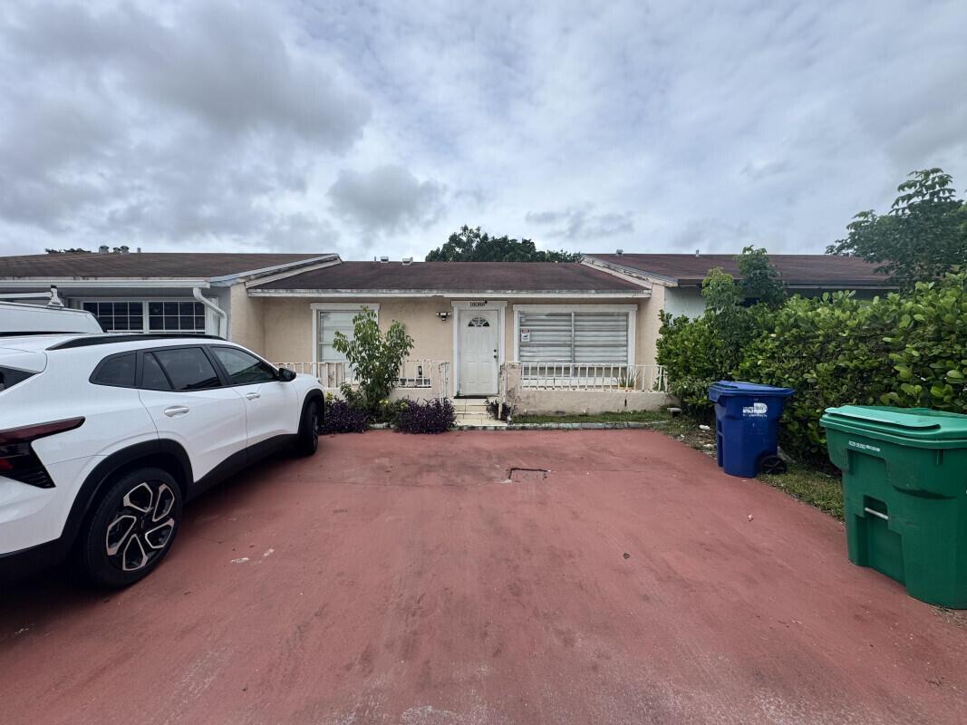 18088 NW 40th Place, Miami Gardens FL 33055 photo 2