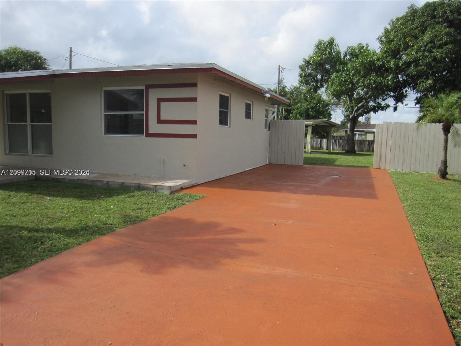3150 SW 37th Ave, West Park FL 33023 photo 4