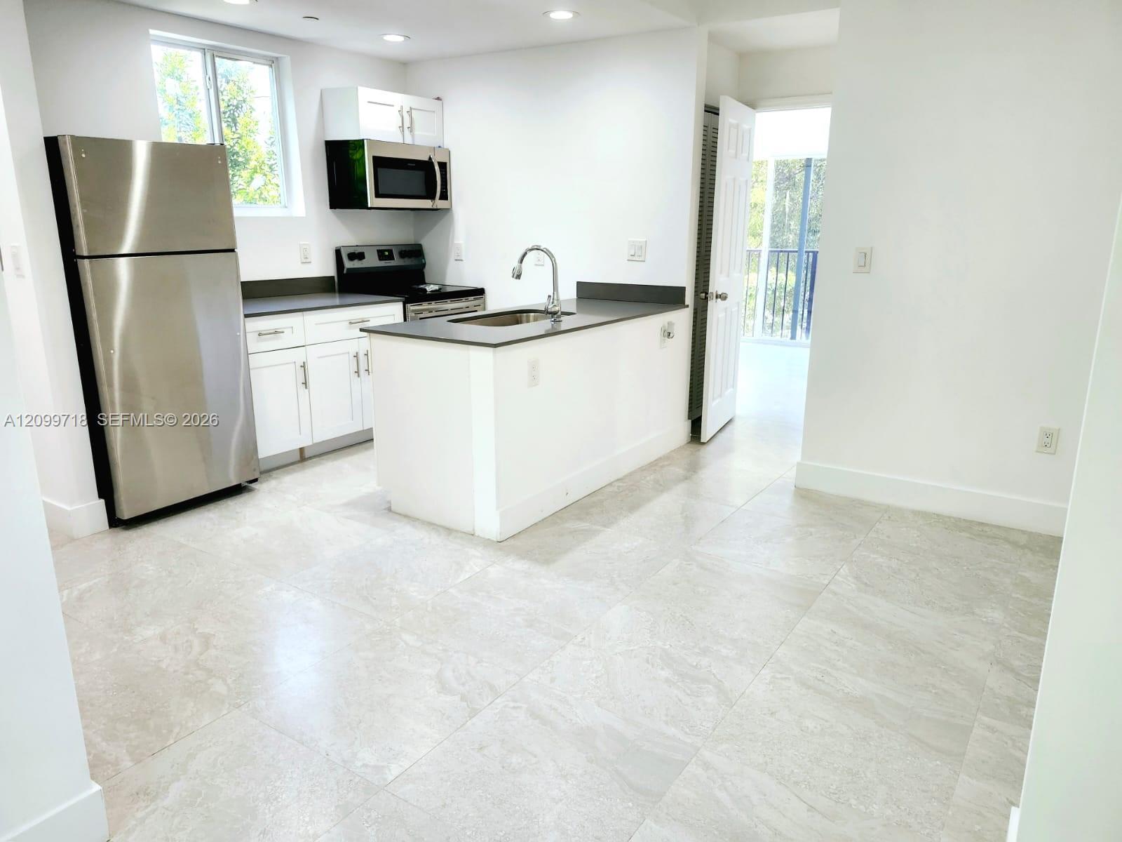 580 NW 34th St # 5, Miami FL 33127 photo 2