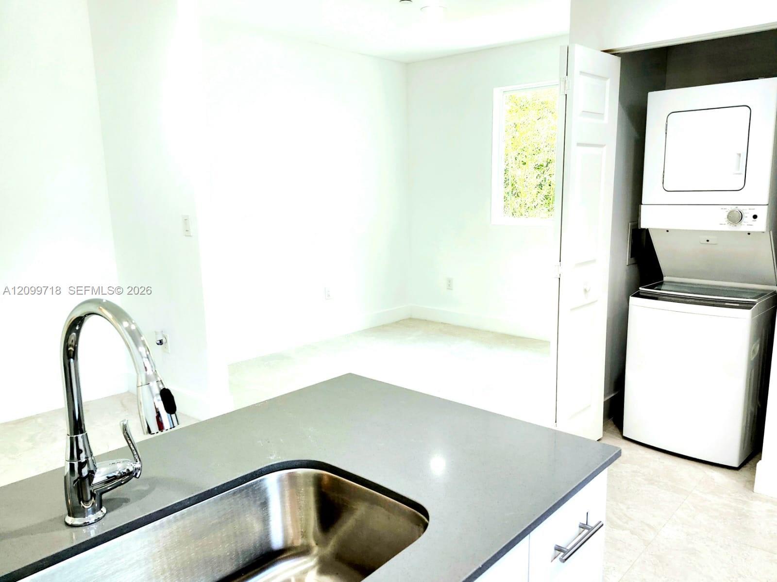 580 NW 34th St # 5, Miami FL 33127 photo 4