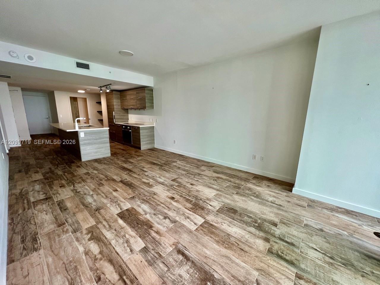 650 NE 32nd St # 4802, Miami FL 33137 photo 2
