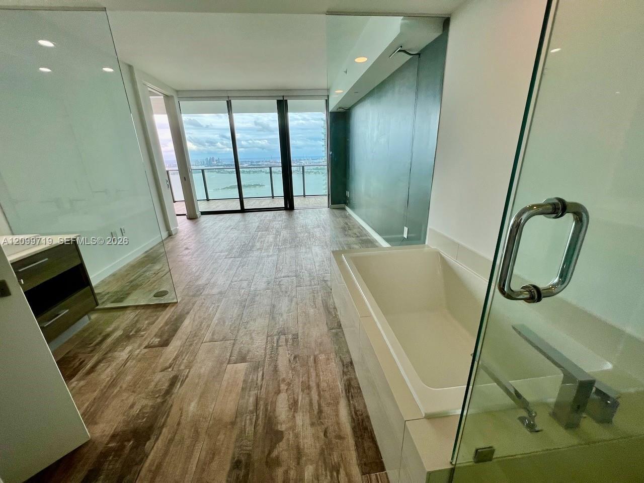 650 NE 32nd St # 4802, Miami FL 33137 photo 3