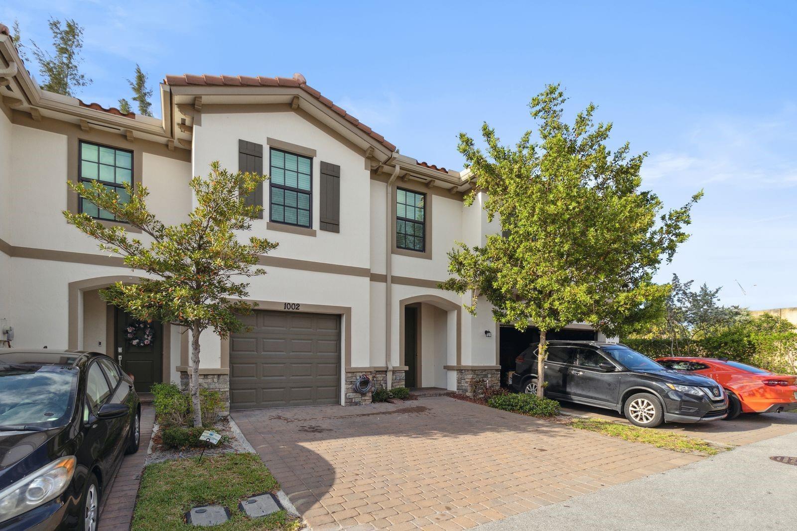 1002 SWEET BRIAR Lane, Riviera Beach FL 33410 photo 2