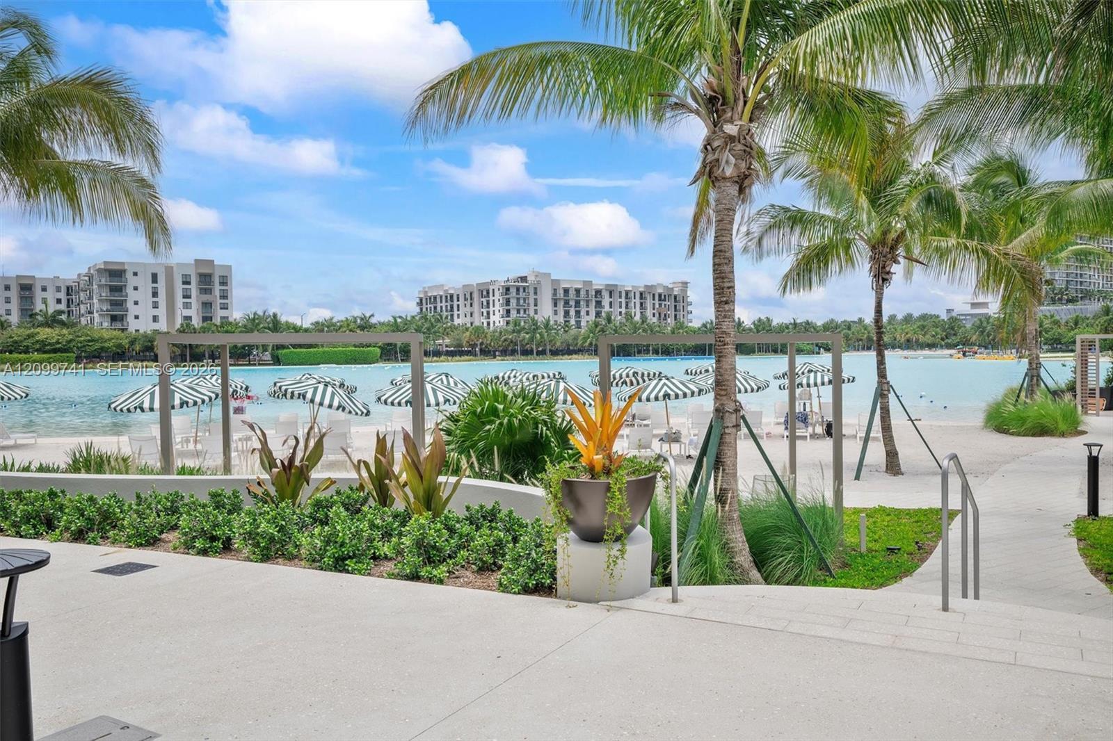 2411 Laguna Circle # 2211, Miami FL 33180 photo 5
