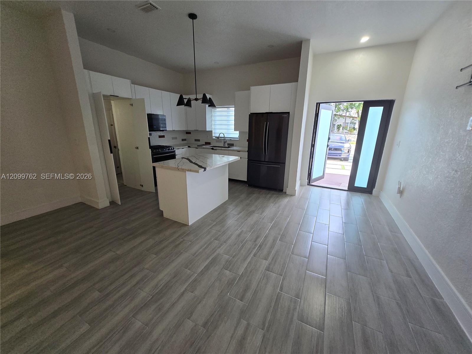 8630 SW 20th St, Miami FL 33155 photo 2