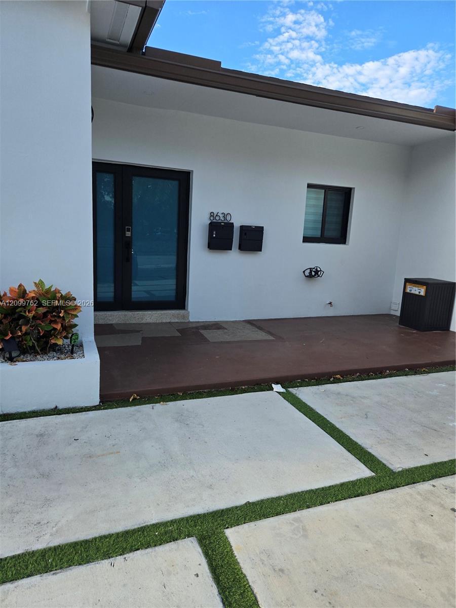 8630 SW 20th St, Miami FL 33155