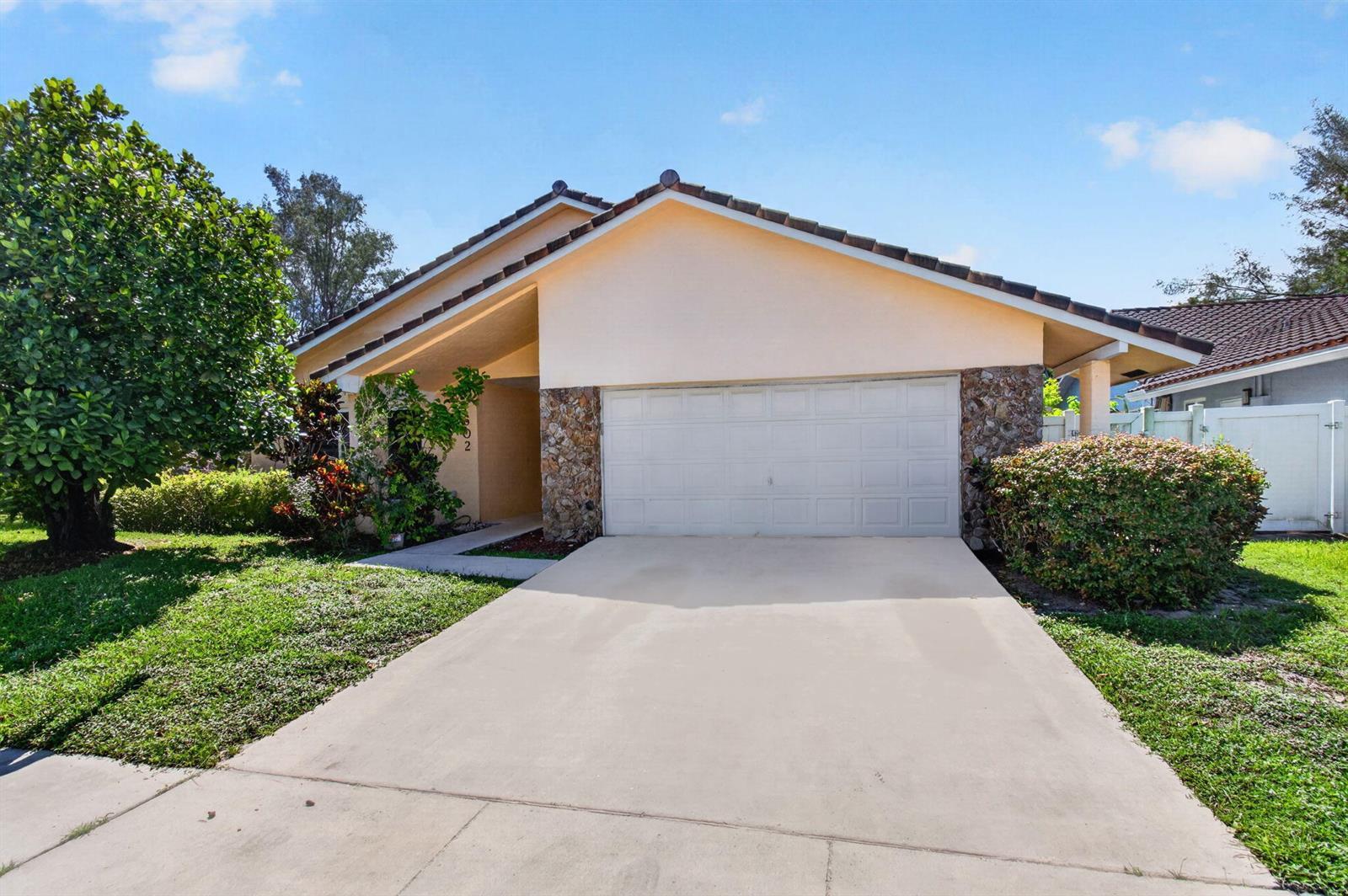 7602 Silver Woods Court, Boca Raton FL 33433 photo 4