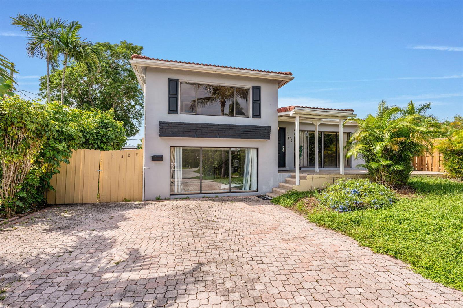 1425 NE 4th Court, Boca Raton FL 33432 photo 2