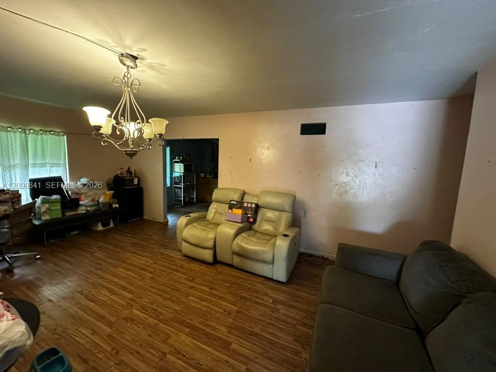 2299 NW 90th St, Miami FL 33147 photo 5