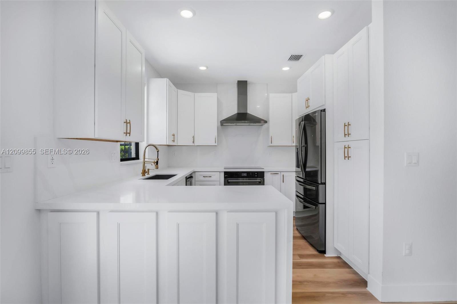 4664 Banker Ter, Davie FL 33314 photo 4