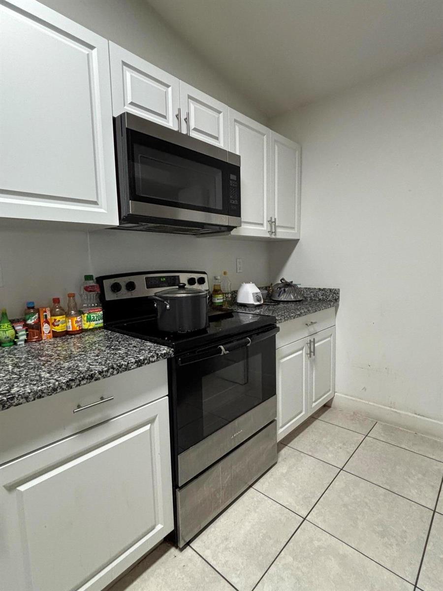 310 JENNINGS Avenue, FL 33463 photo 5
