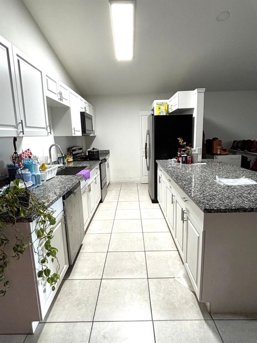 310 JENNINGS Avenue, FL 33463 photo 4