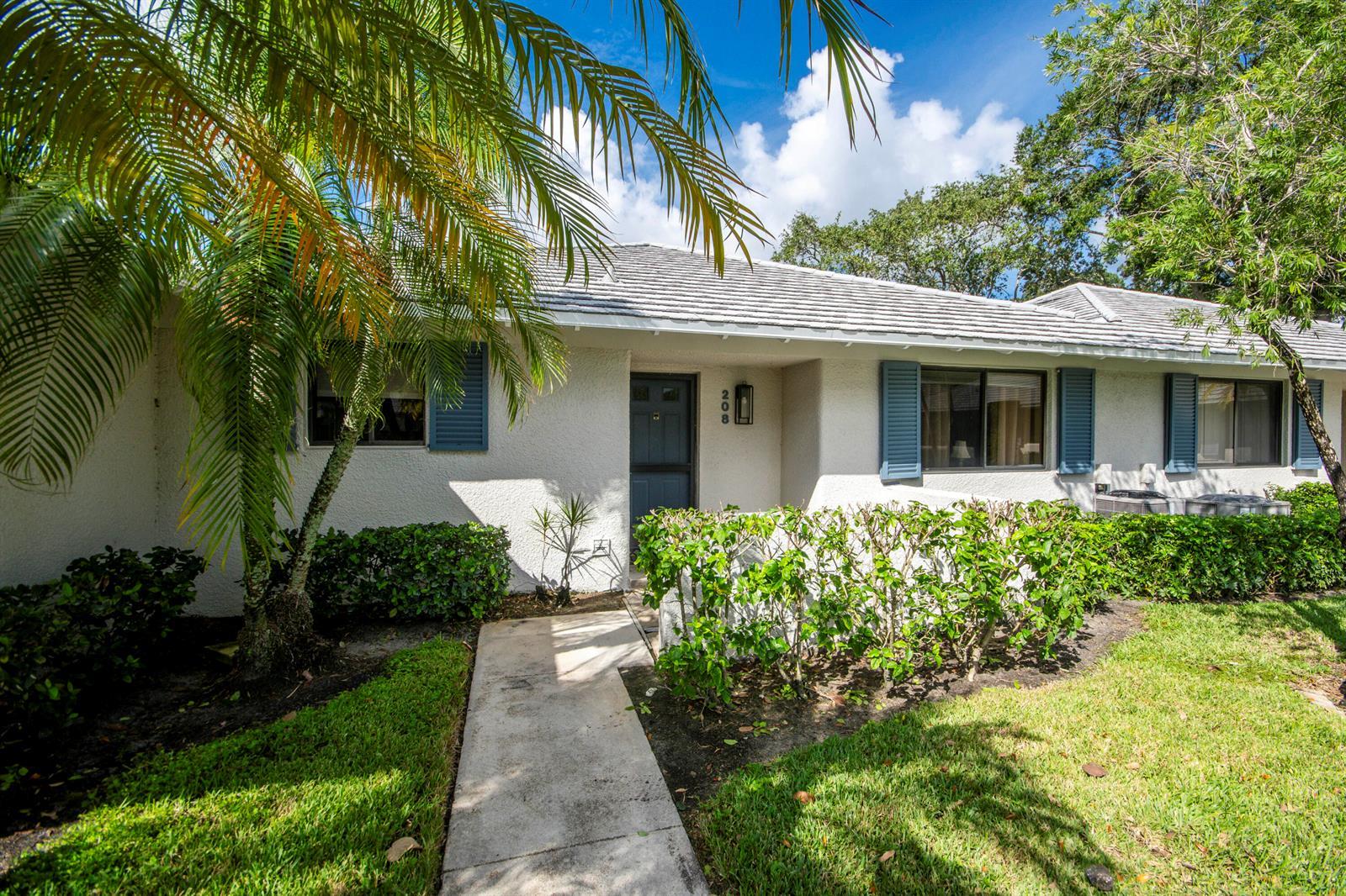208 Club Drive, Palm Beach Gardens FL 33418 photo 3