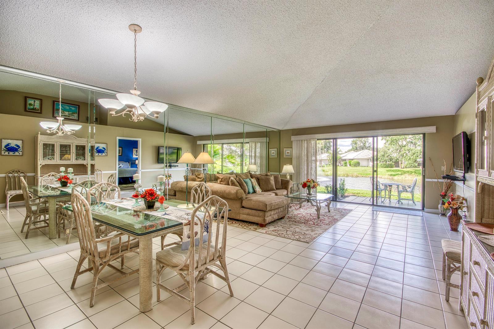 208 Club Drive, Palm Beach Gardens FL 33418 photo 5