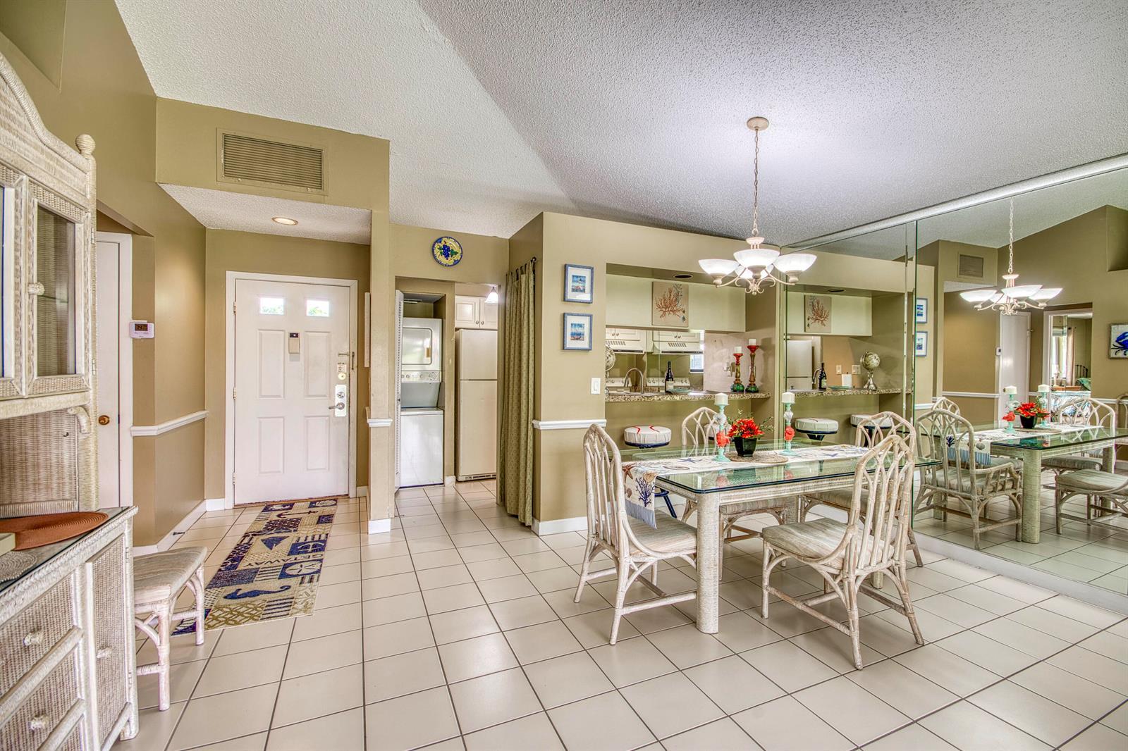 208 Club Drive, Palm Beach Gardens FL 33418 photo 4