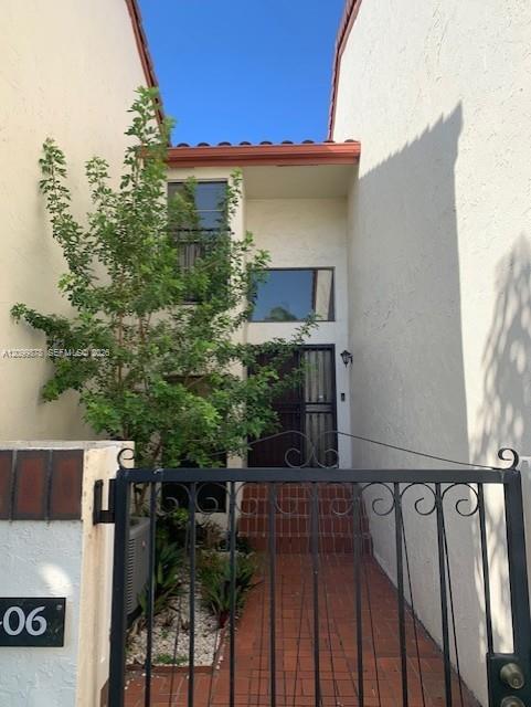 341 Ives Dairy Rd # 06, Miami FL 33179 photo 3