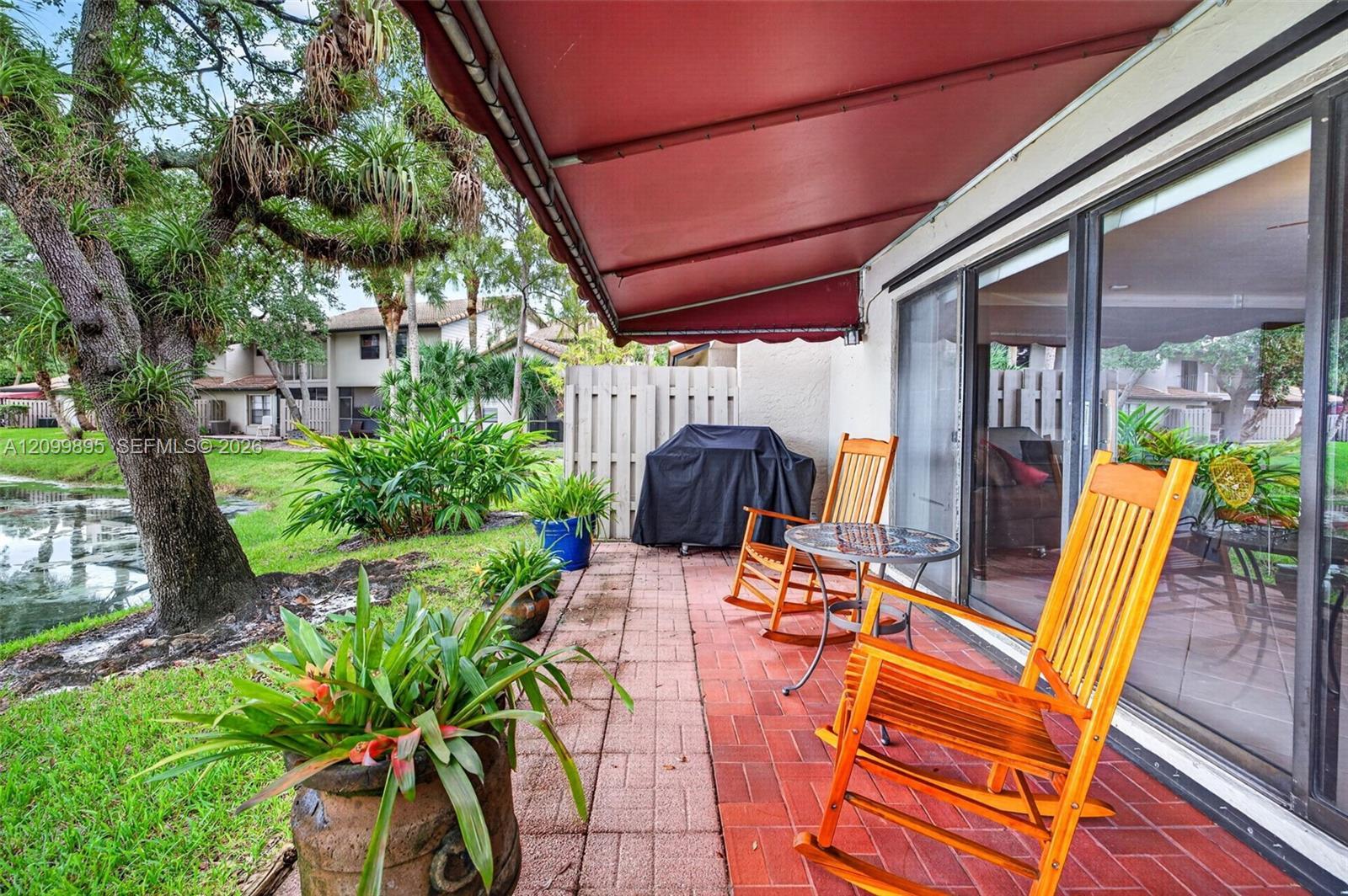 9012 Vineyard Lake Dr, Plantation FL 33324 photo 3