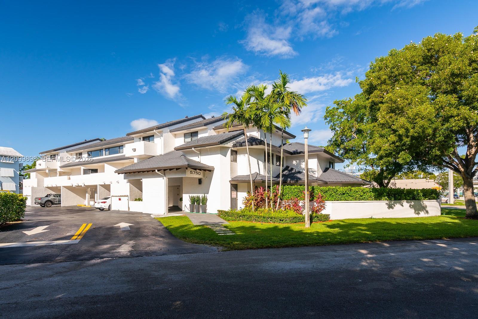 5750 Turin St # 206, Coral Gables FL 33146