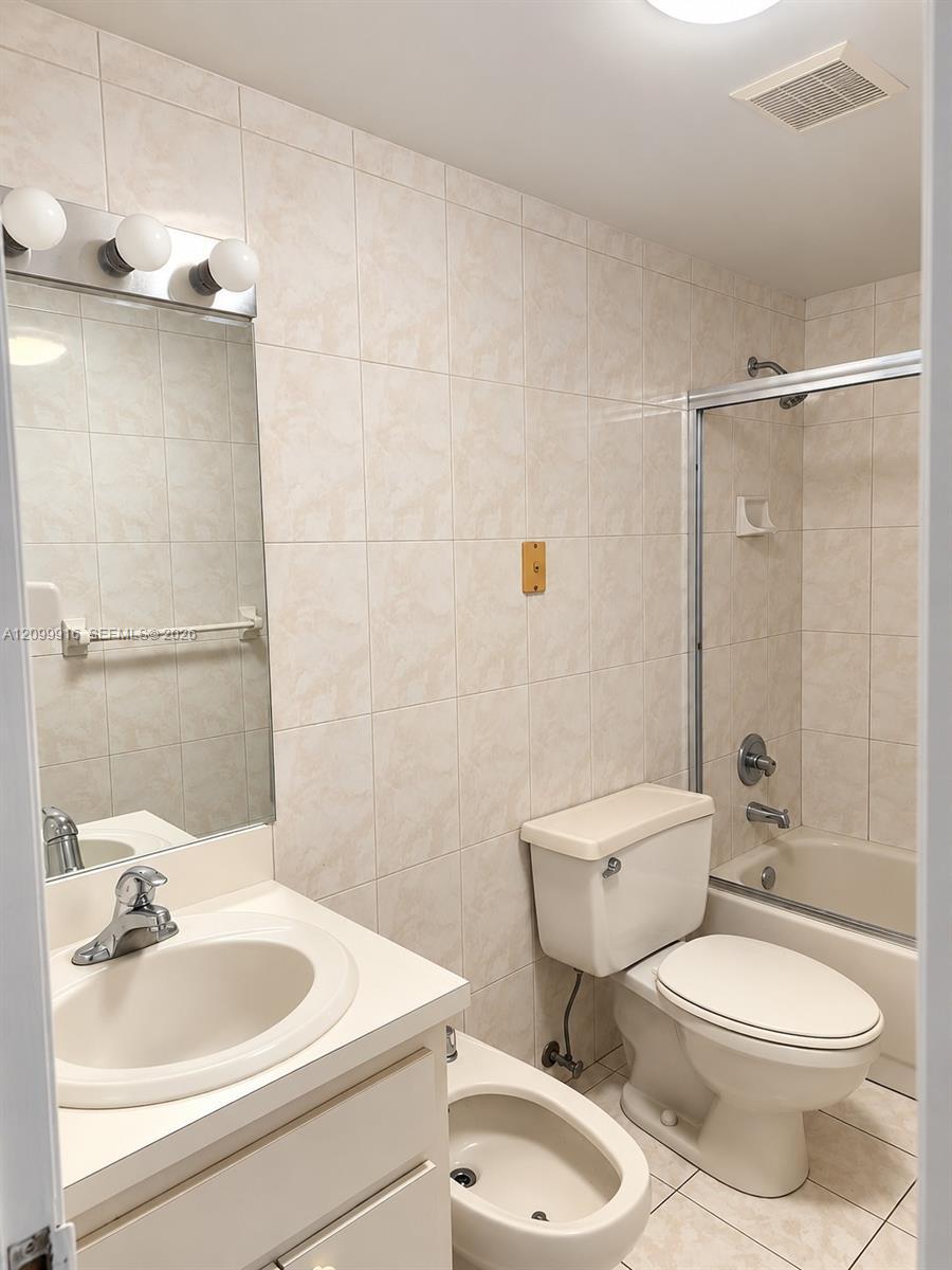 3051 NW 14th St # 3, Miami FL 33125 photo 4