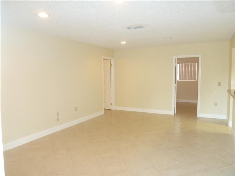 9616 NW 26TH Place, Sunrise FL 33322 photo 3