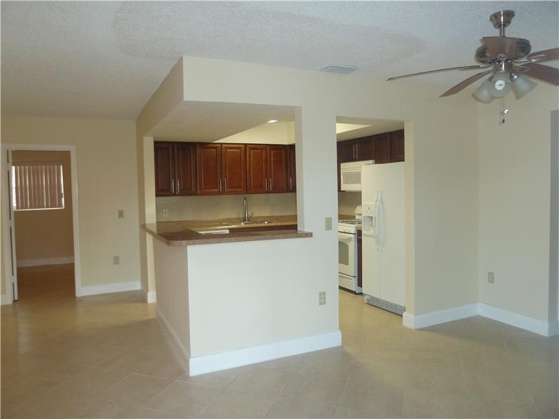 9616 NW 26TH Place, Sunrise FL 33322 photo 4