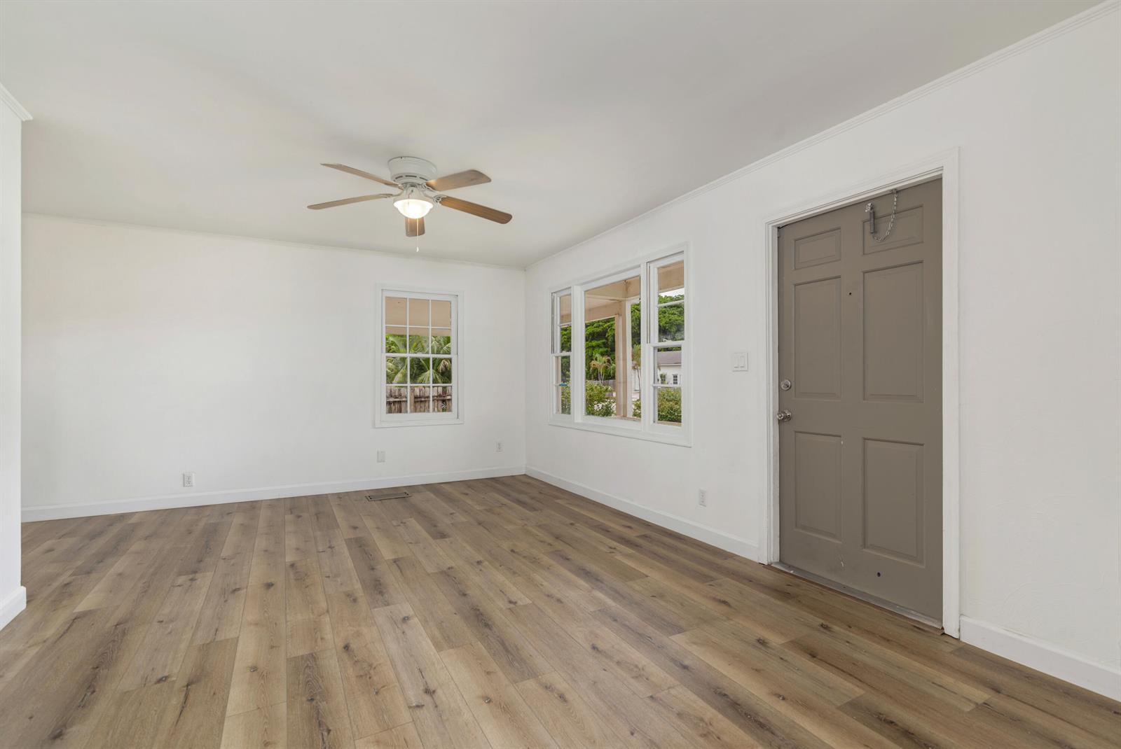 2518 N Genessee Avenue, West Palm Beach FL 33409 photo 2