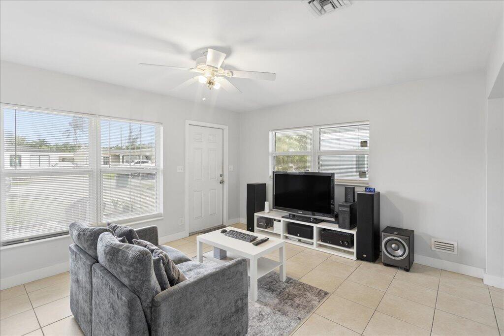 411 NW 52ND Street, Oakland Park FL 33309 photo 5