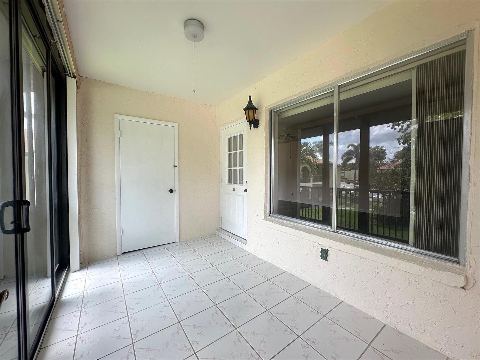 5801 Whispering Pine Way # 2, FL 33463 photo 3
