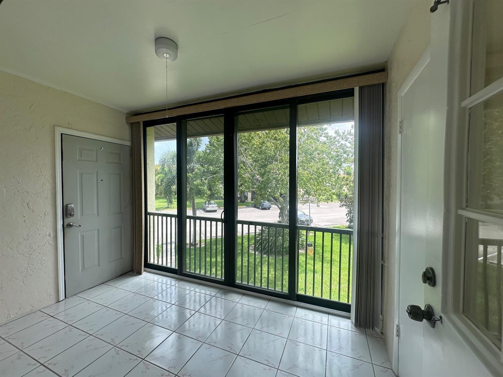 5801 Whispering Pine Way # 2, FL 33463 photo 4