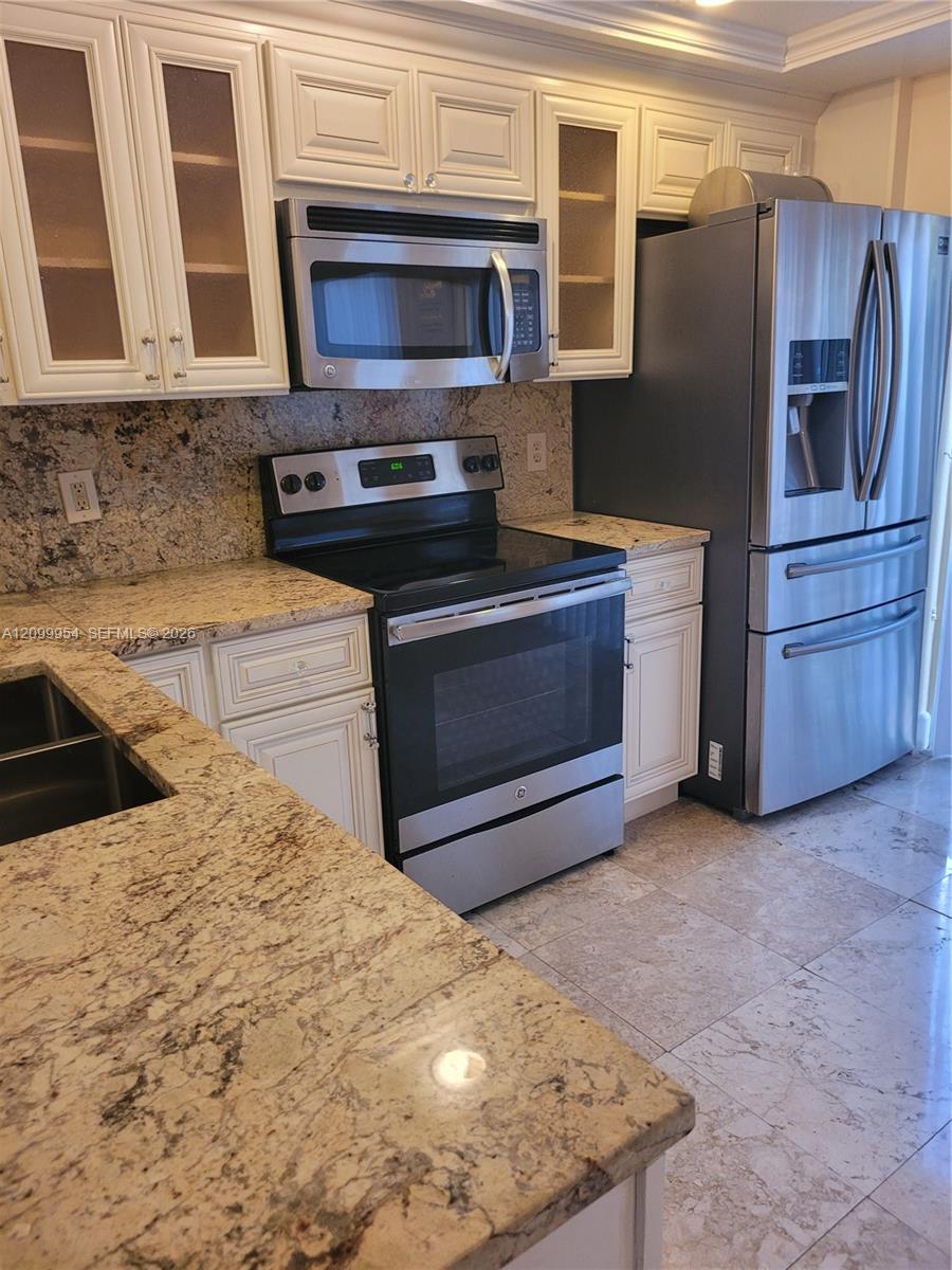 12060 NW 13th St, Pembroke Pines FL 33026 photo 3