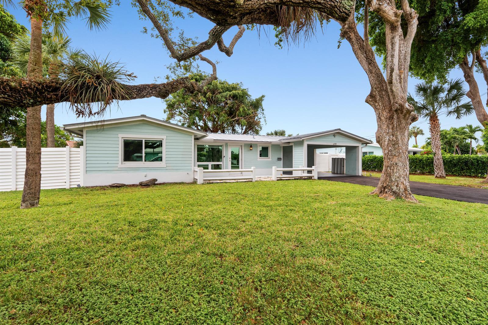 690 SE 5th Court, Pompano Beach FL 33060 photo 3