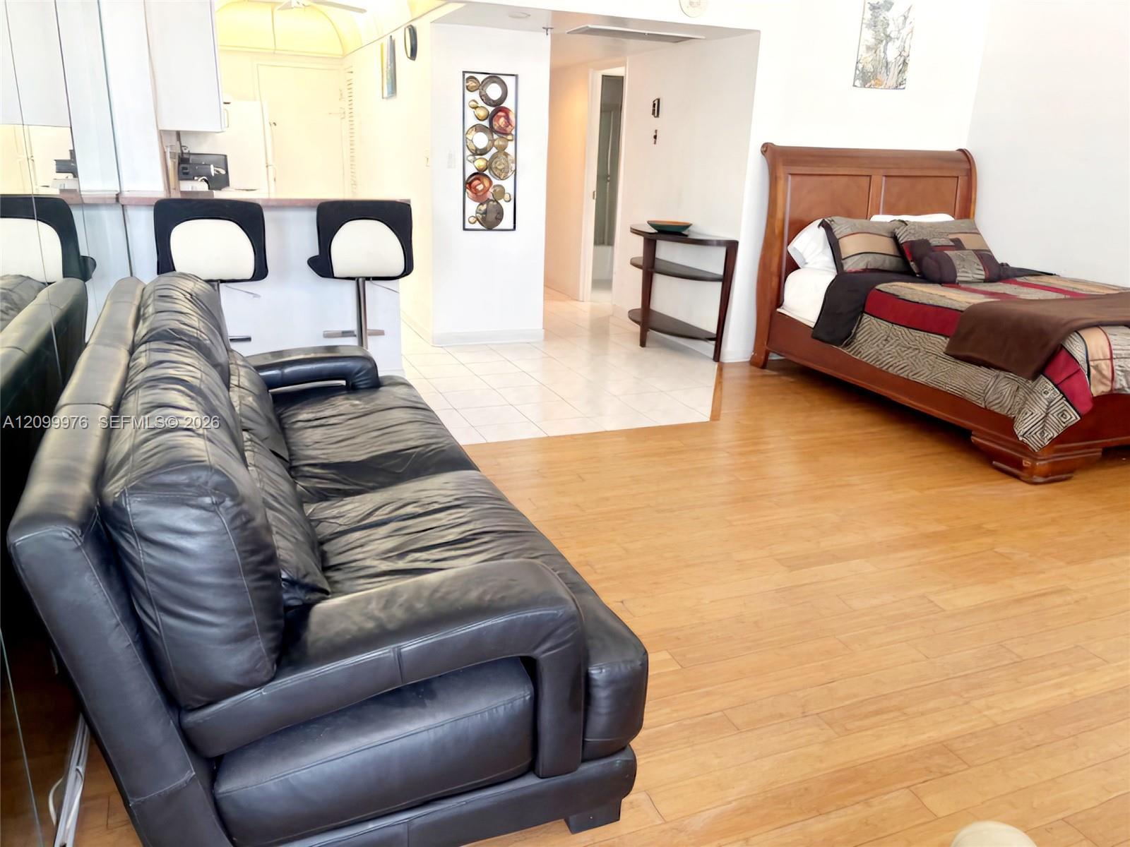 100 Lincoln Rd # 812, Miami Beach FL 33139 photo 2