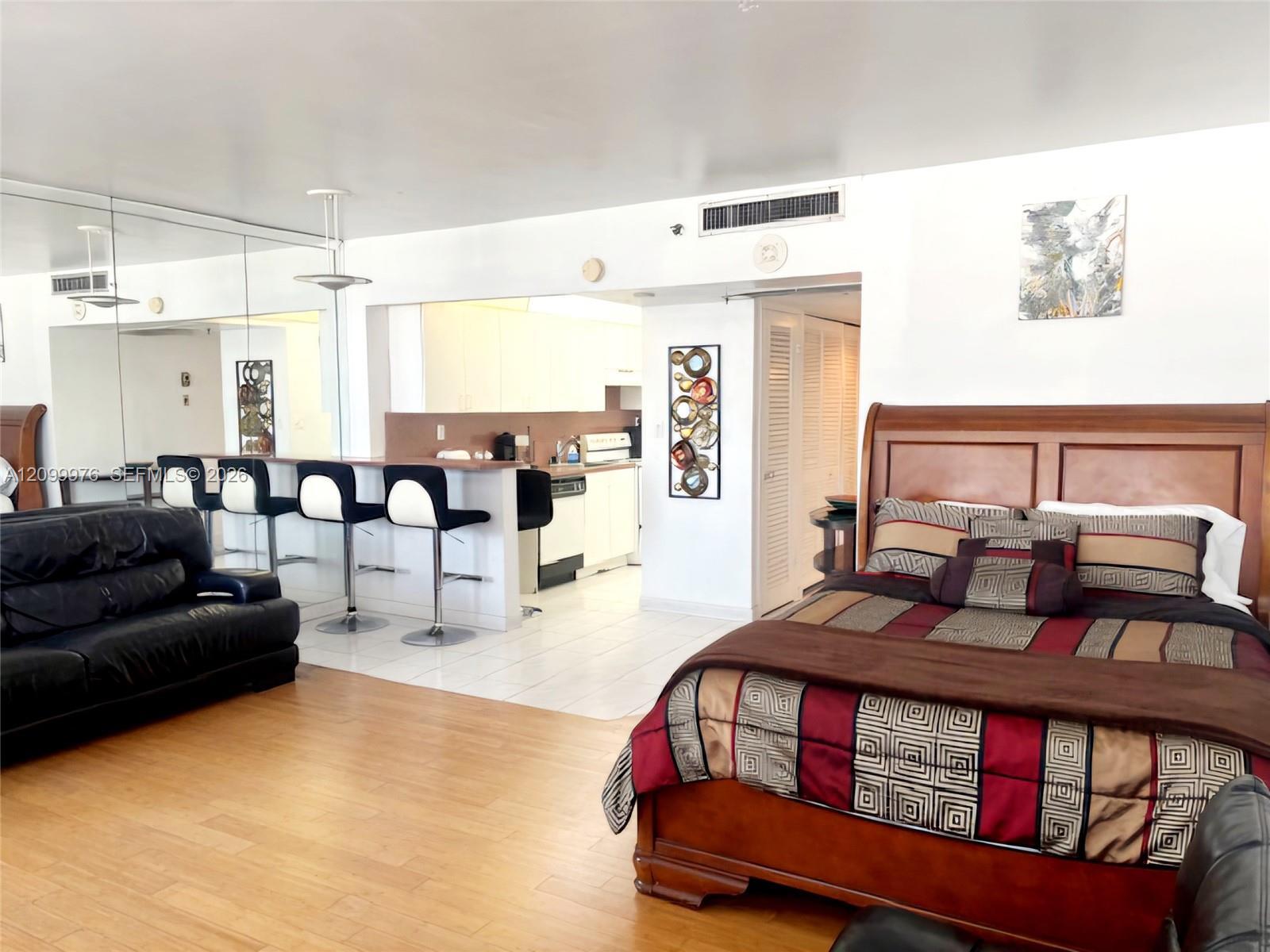 100 Lincoln Rd # 812, Miami Beach FL 33139 photo 3