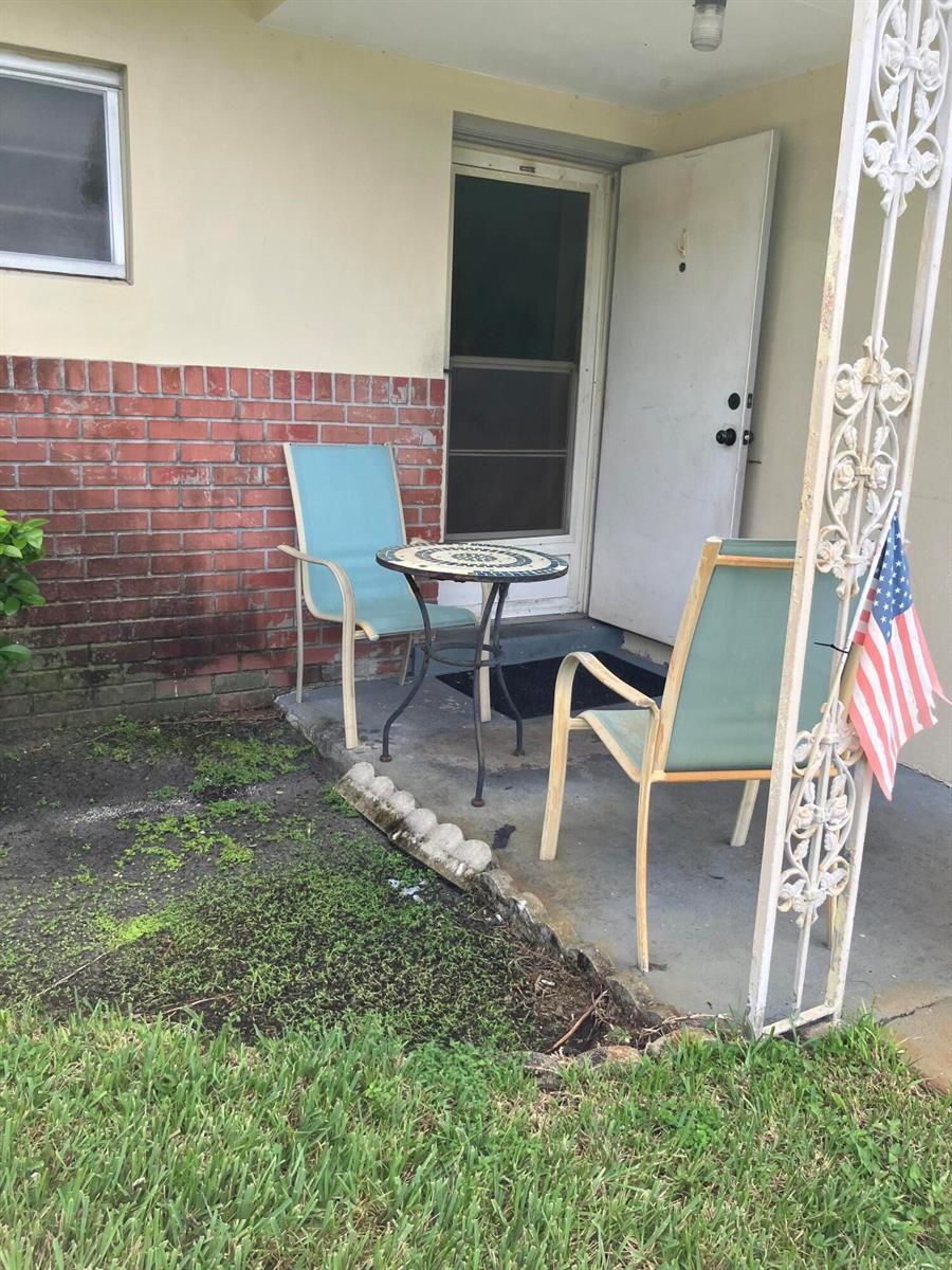 2751 Ashley Drive E # G, West Palm Beach FL 33415 photo 2