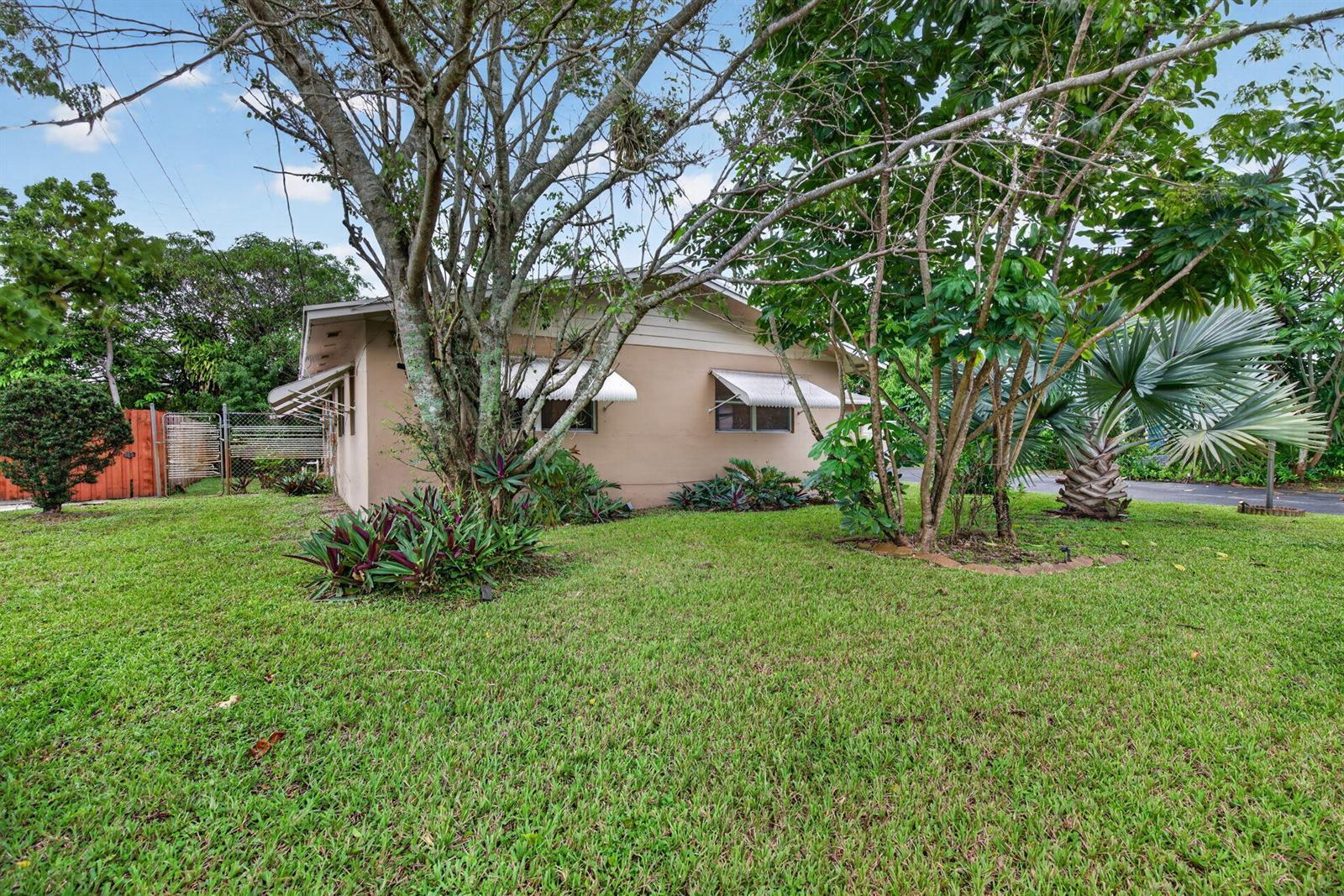 167 NW 49TH Avenue, Plantation FL 33317 photo 2