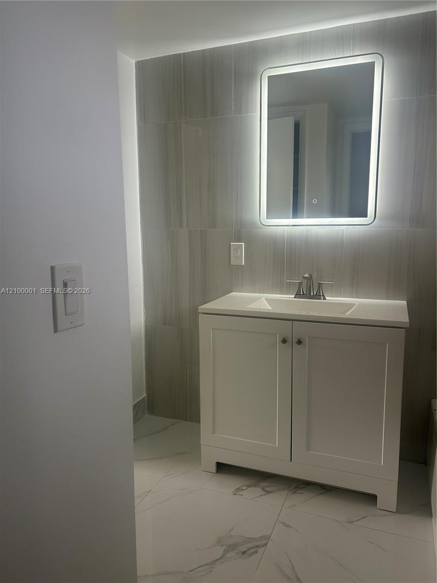 2441 NW 13th St # 81, Miami FL 33125 photo 2