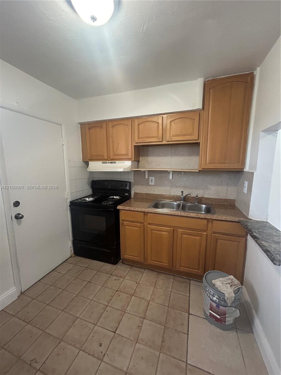 2441 NW 13th St # 81, Miami FL 33125
