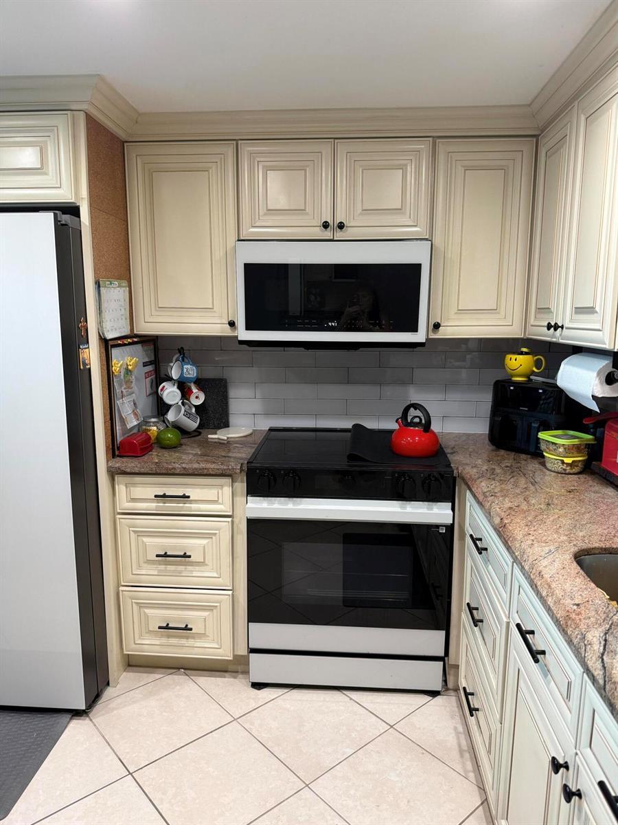 2402 Antigua Circle Unit g3, Coconut Creek FL 33066 photo 3