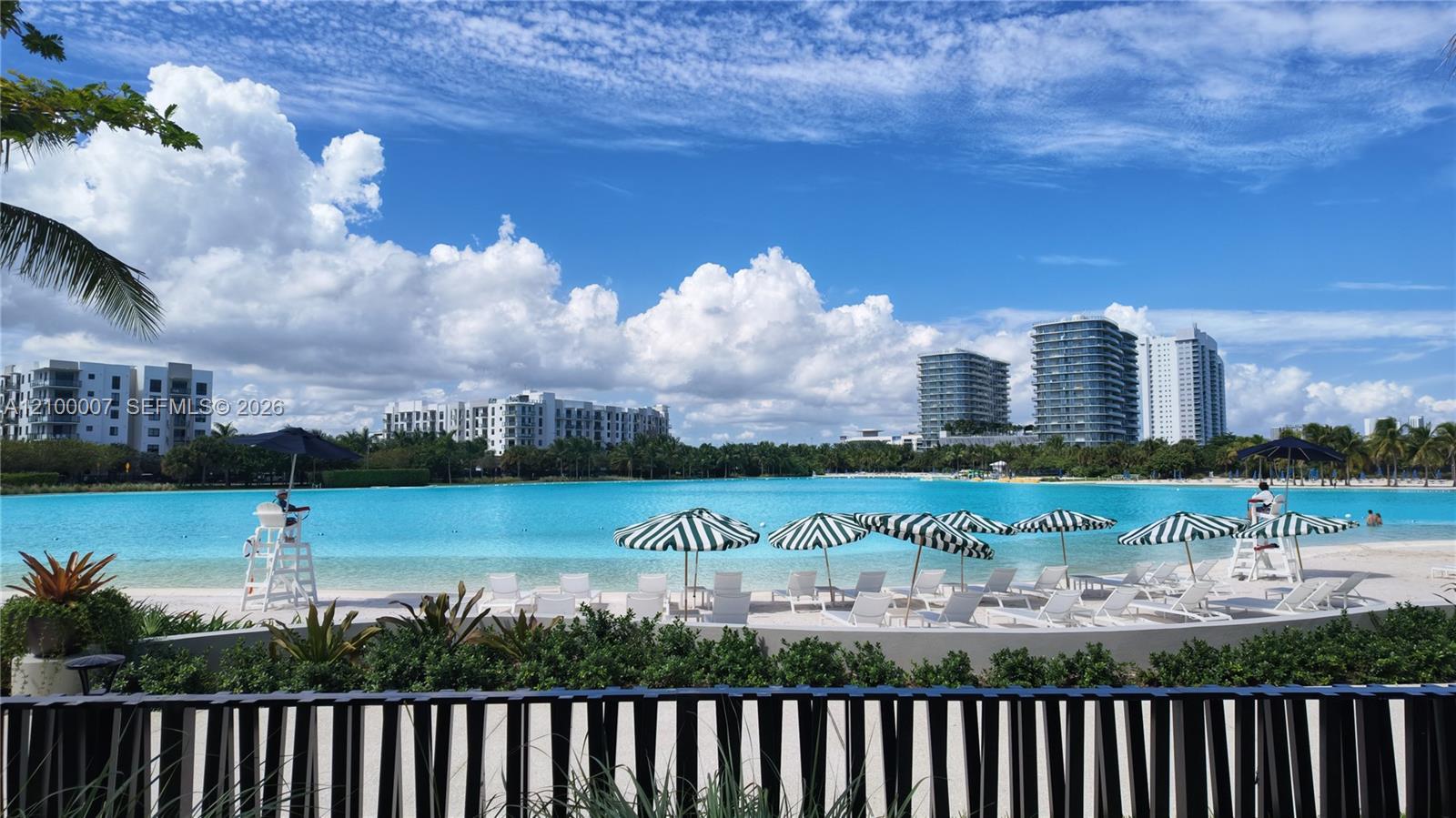 2411 Laguna Cir # 1410, North Miami FL 33181 photo 3