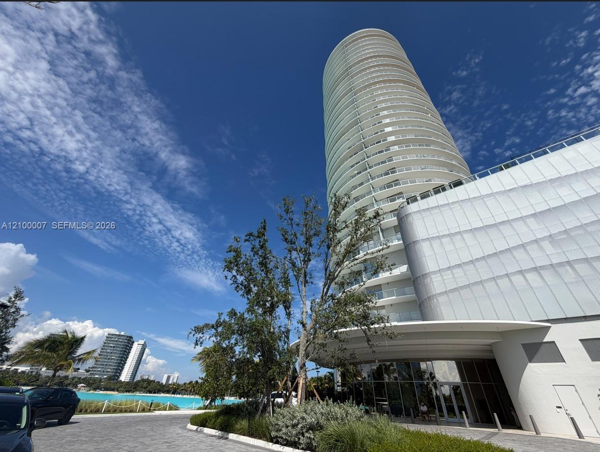 2411 Laguna Cir # 1410, North Miami FL 33181 photo 5