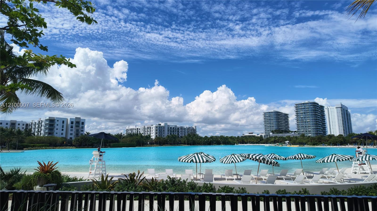 2411 Laguna Cir # 1410, North Miami FL 33181 photo 4