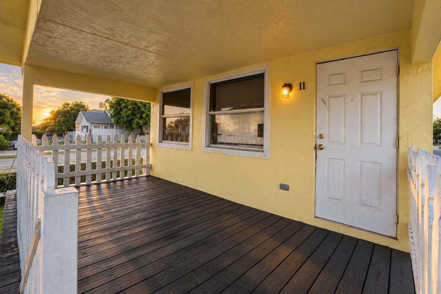 11 S D Street, FL 33460 photo 4