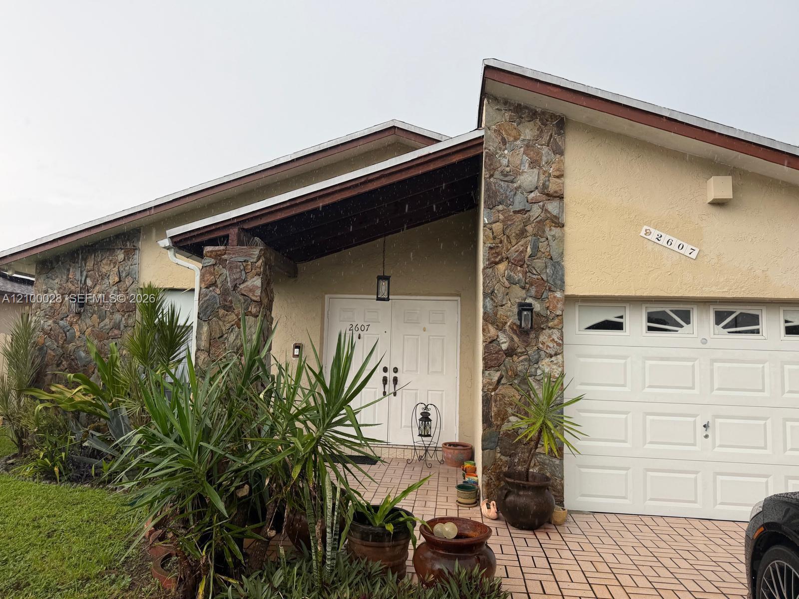 2607 Harding St, Hollywood FL 33020
