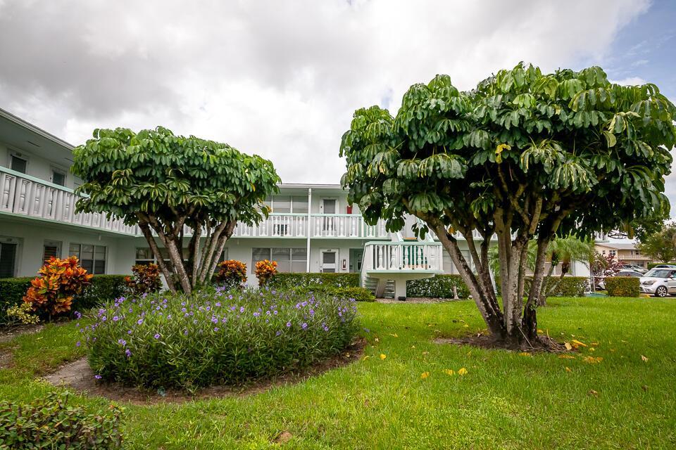 117 Kingswood F # 117, West Palm Beach FL 33417