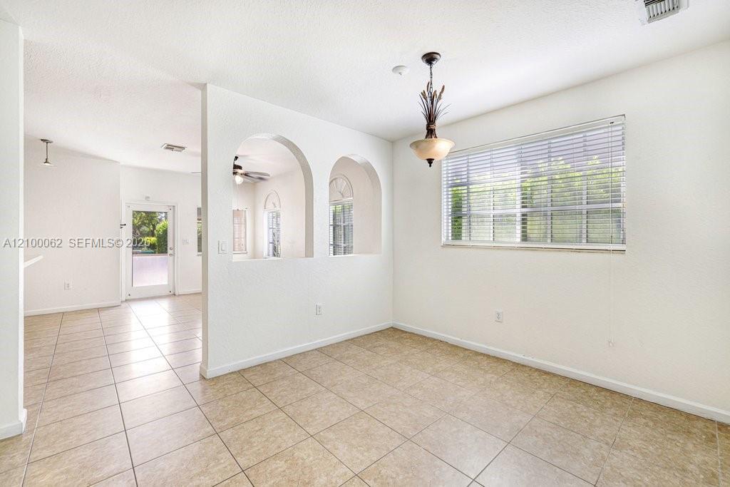 27261 SW 142nd Ave, Homestead FL 33032 photo 2