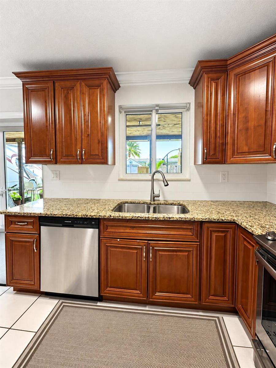 15 SW 13th Court, Deerfield Beach FL 33441 photo 2